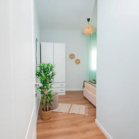 Апартаменты Vivi's Seaside Дуррес