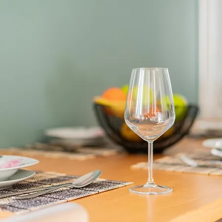 Апартаменты Vivi's Seaside *