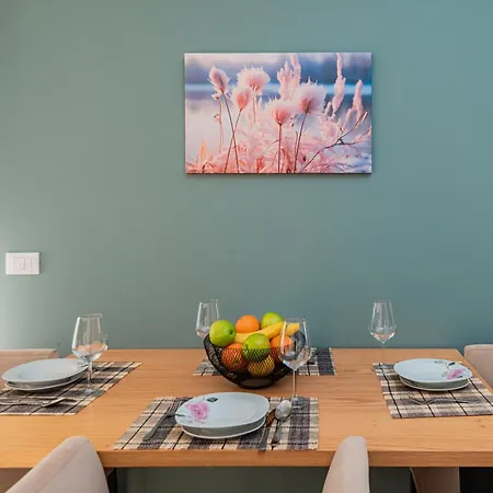 Апартаменты Vivi's Seaside