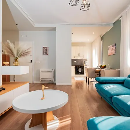 Vivi's Seaside Апартаменты *