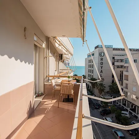 Апартаменты Vivi's Seaside *