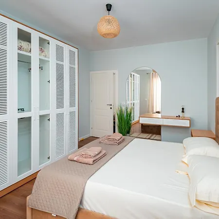 Vivi's Seaside Апартаменты