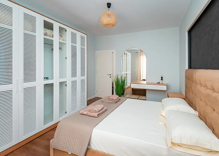 Vivi's Seaside Apartament